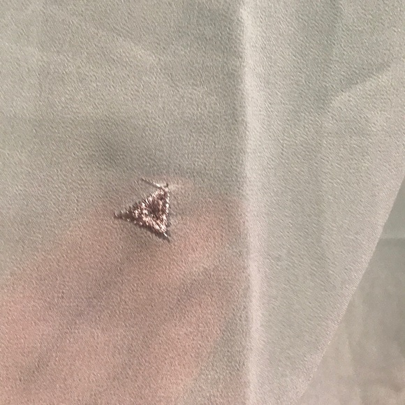 NWT Flowy High low top. - Picture 2 of 3